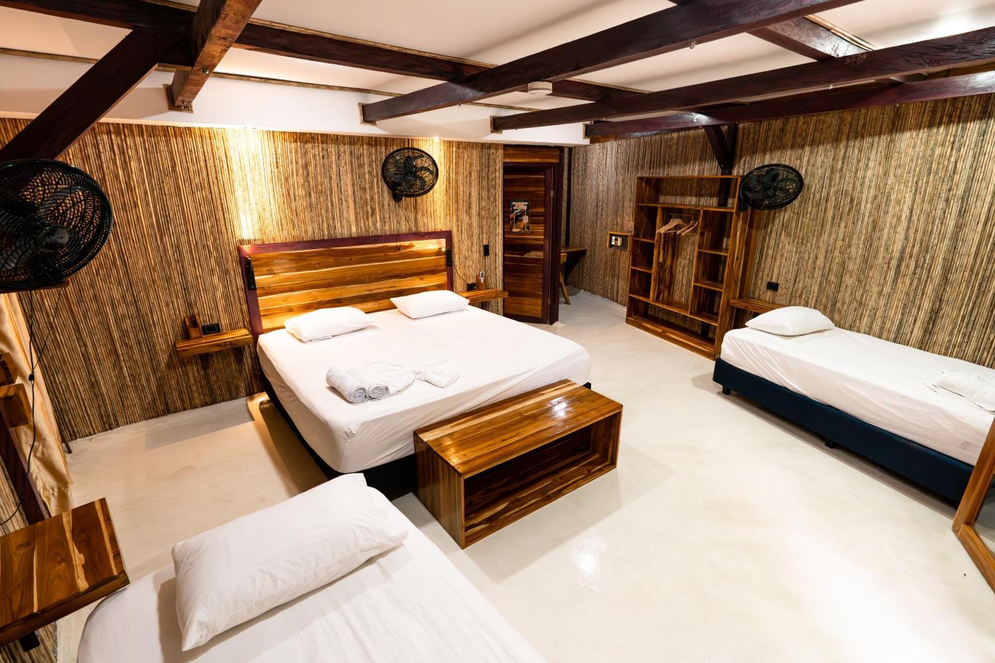 Hotel La Playita Isla Fuerte Puerto Limon